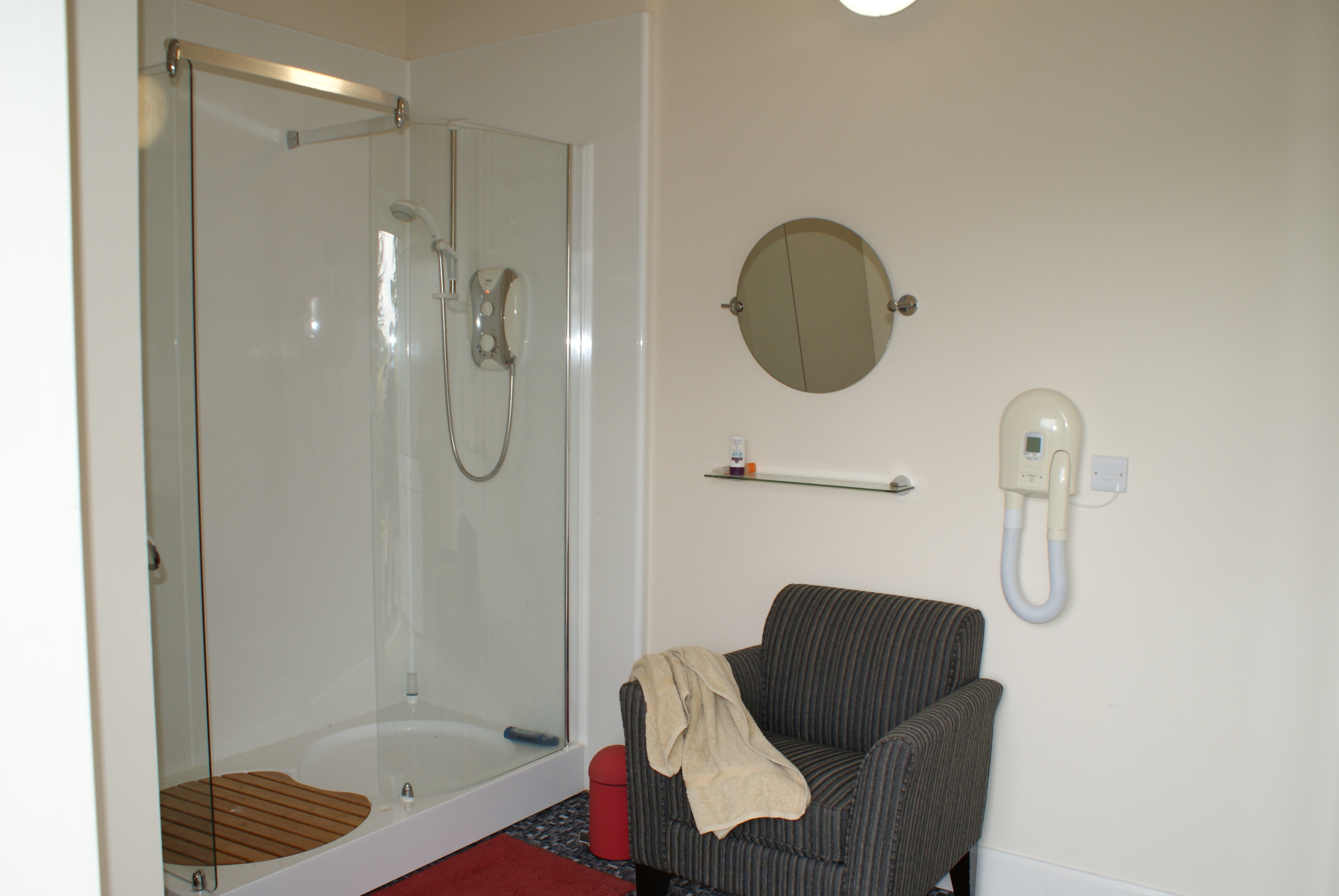 Ladies Shower